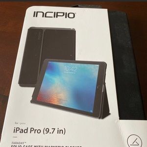 Incipio IPad case